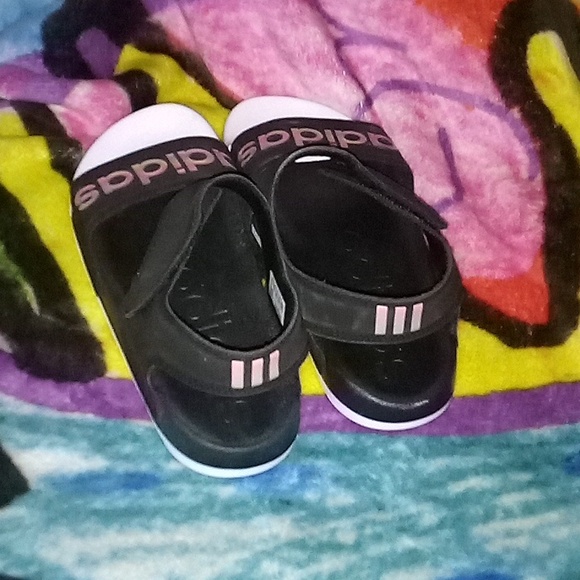Adidas Adilette Black and pink Sandals unisex NWOT - Picture 3 of 5